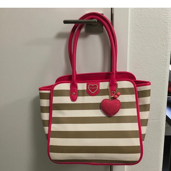New Betsey Johnson Pink Tan White Stripped Shoulder Handle Heart Purse Handbag - Picture 1 of 6